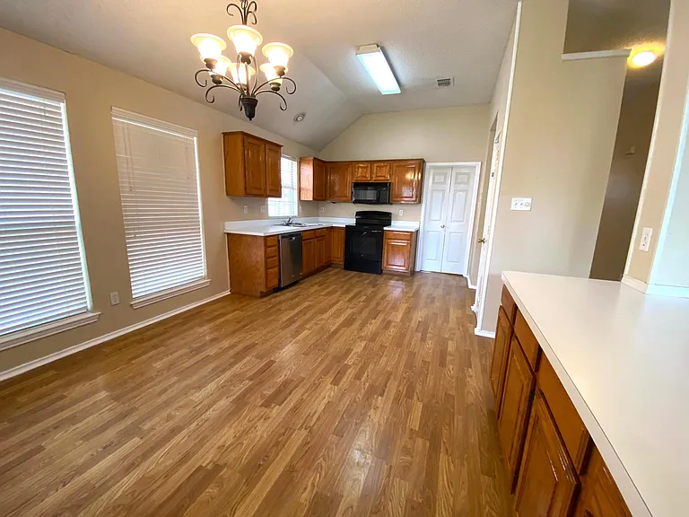 10800 Jackson Ln — Photo 3