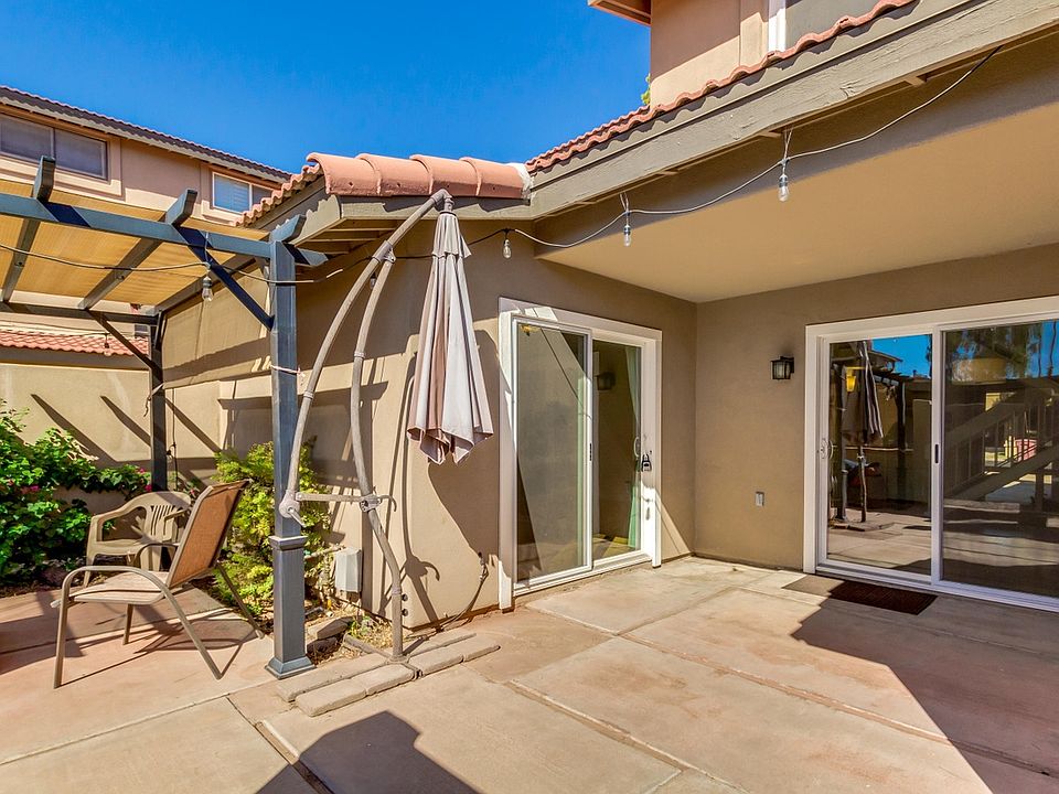 Dual pane sliding doors