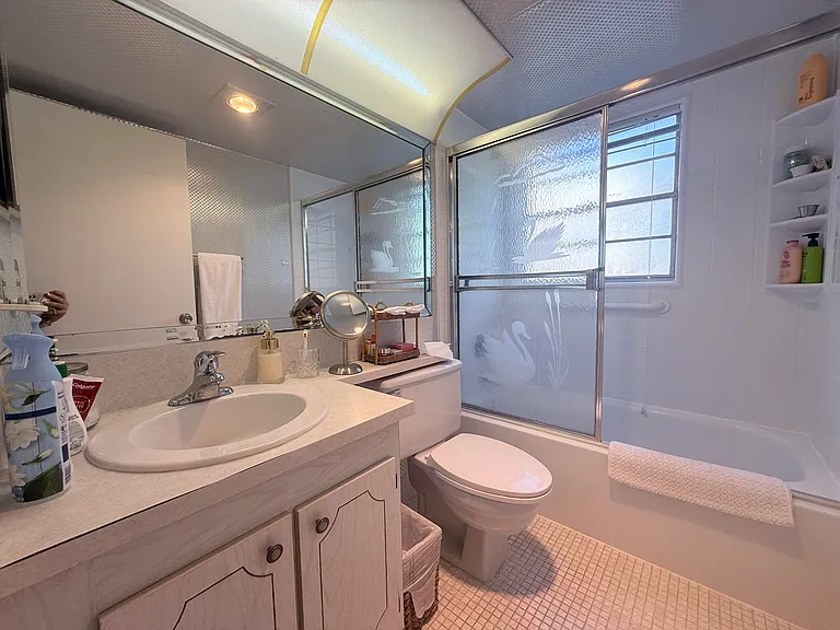52 Mansfield Dr #B — Photo 16