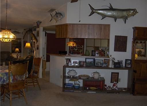 2nd image of 8011 Buttonball Ln