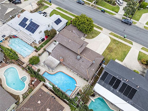 4th image of 1362 Mauna Loa Rd