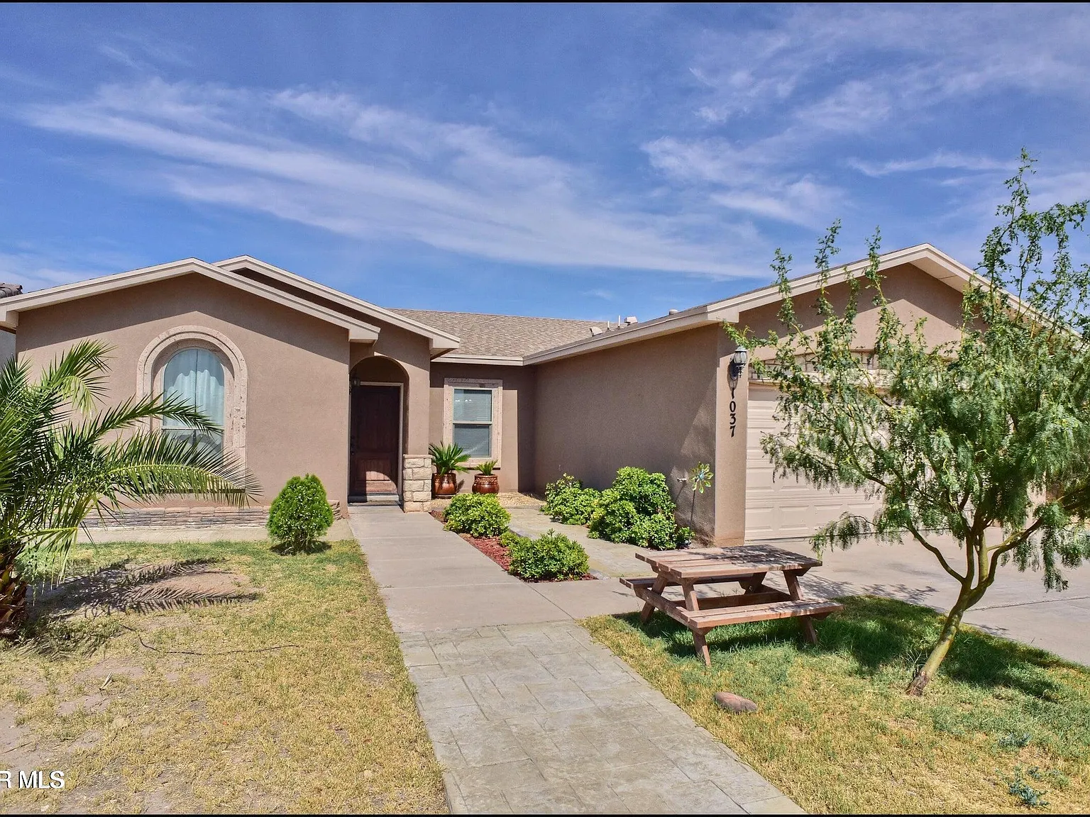 4 bed, 2.0 bath, 1453 sqft, $1,650 — Photo 2