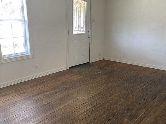 4th image of 1307 Hempstead Ave