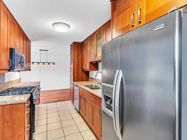 3020 Governor Dr — Photo 10