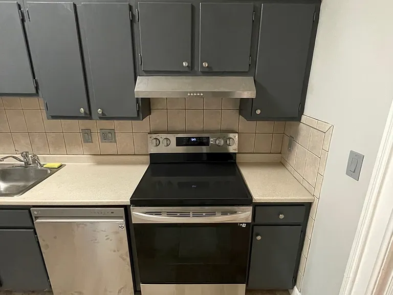 Kitchen
SS Dishwasher, SS Electric Stove & SS Hood