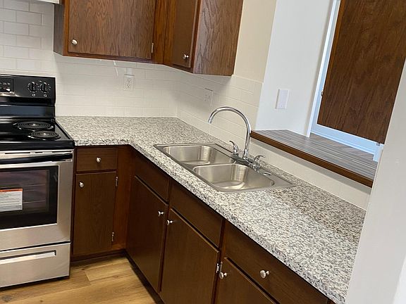 2nd image of 7601 N Hollywood Way #205