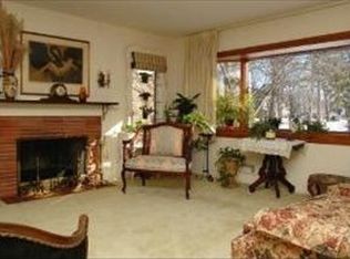 186 Ardmore Rd, Des Plaines, IL 60016