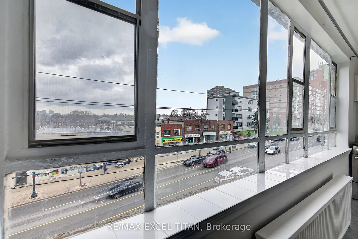 Building Photo - 2515 Eglinton Ave W #302