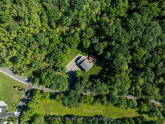 5th image of 2791 Decew Rd