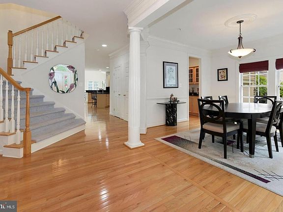 5th image of 9 Henson Oaks Ln