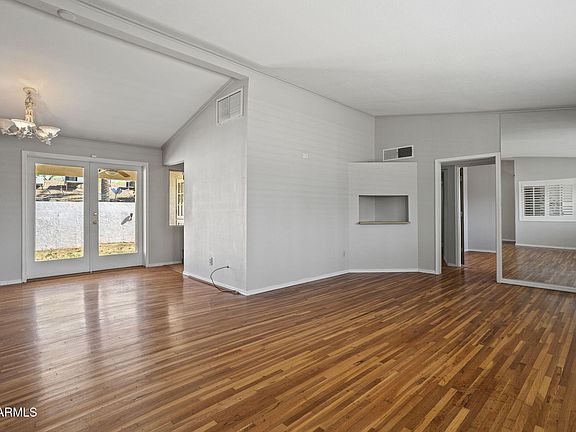 5th image of 10 W PALMCROFT Drive