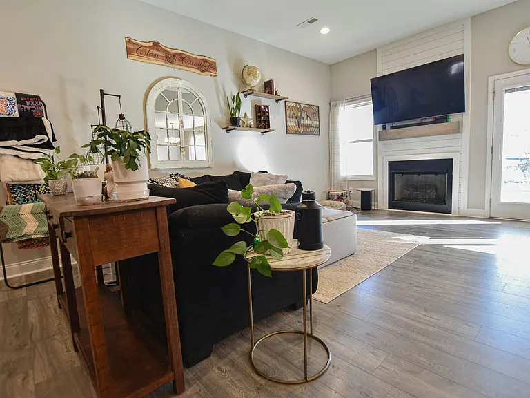 101 Cotton Ct — Photo 3