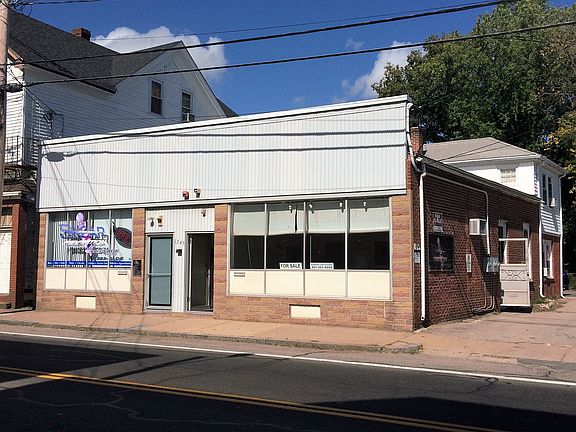 2nd image of 1343 Plainfield St