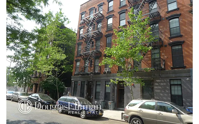 Rented by Douglas Elliman | media 37
