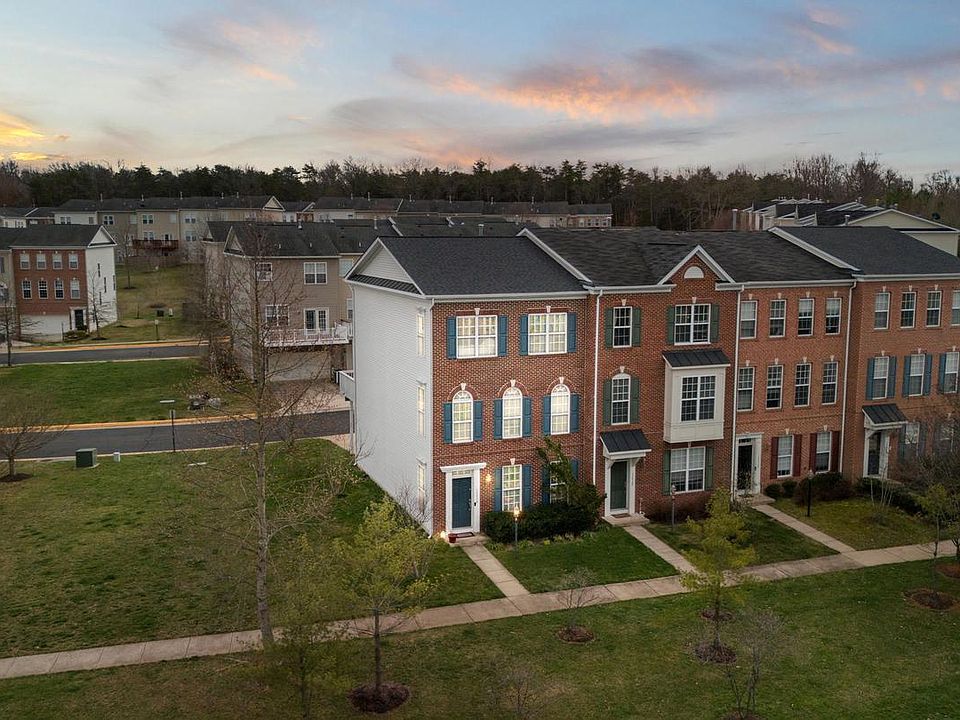 1st image of 15918 Mackenzie Manor Dr