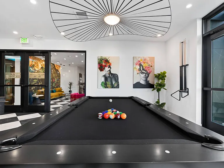MODERNO Axis Luxury Living — Photo 9