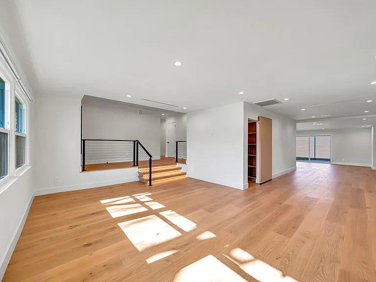 23635 Marylee St — Photo 9