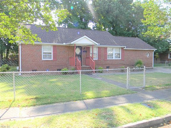 2nd image of 2703 Arcadia Ave