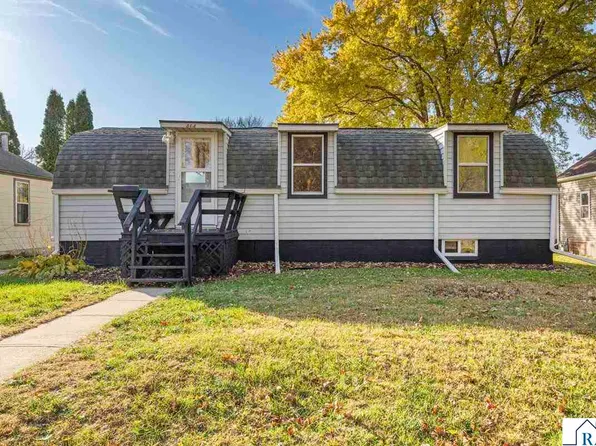 313 Linden St SE, Sleepy Eye, MN 56085