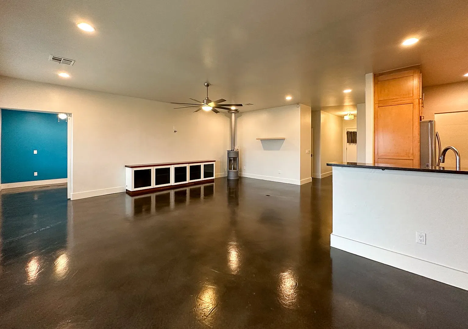 Spacious 3BD/2BTH Home in Moore — Photo 3