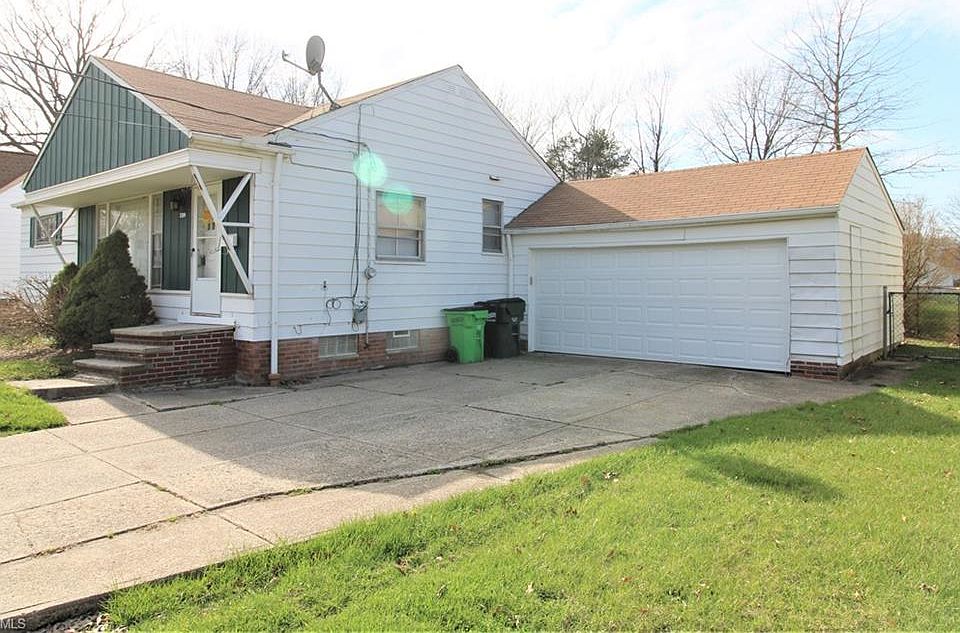 1st image of 27699 Fullerwood Dr