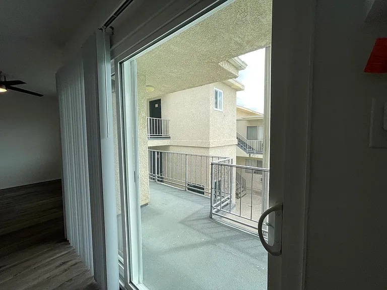 20317 Saticoy St — Photo 14
