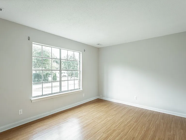 506 Ely Road — Photo 2
