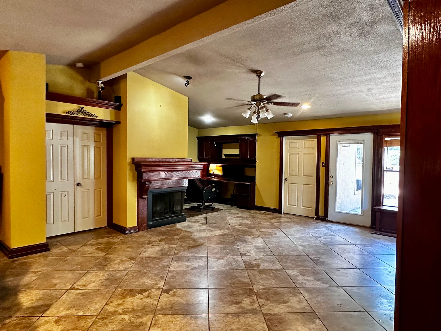 4 bed, 2225 sqft, $2,145 — Photo 4