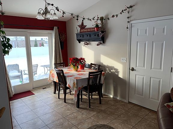 5th image of 3022 E Brettonwood Dr
