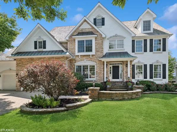 3372 White Eagle Dr, Naperville, IL 60564