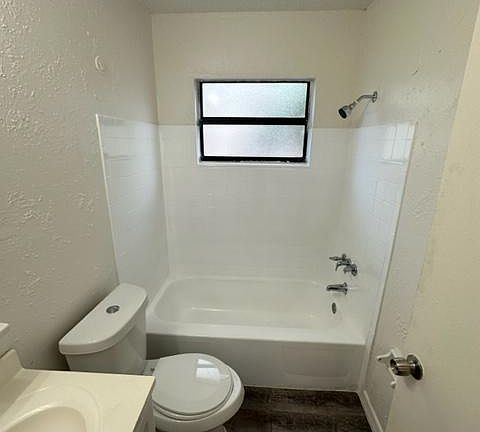 5th image of 10118 N Lantana Ave APT B