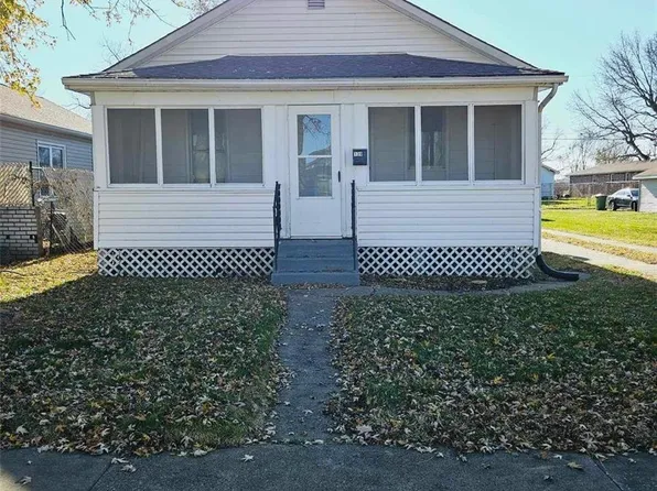 139 E 5th St, Roxana, IL 62084