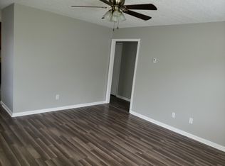 910 Dunbar Rd, Warner Robins, GA 31093