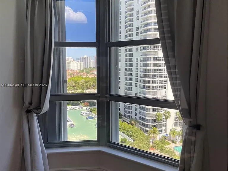 3530 Mystic Pointe Dr #1509 — Photo 3