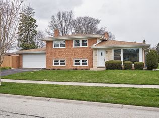 1516 E Frederick St, Arlington Heights, IL