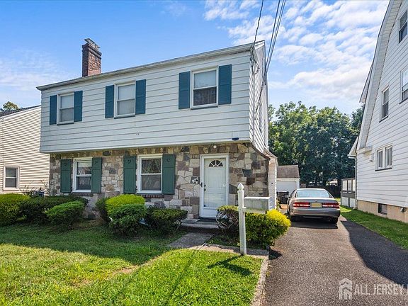 2nd image of 905 Stelle Ave