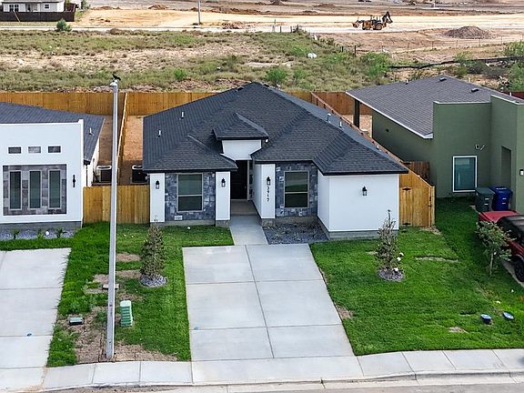 3rd image of 3917 Yoyis St