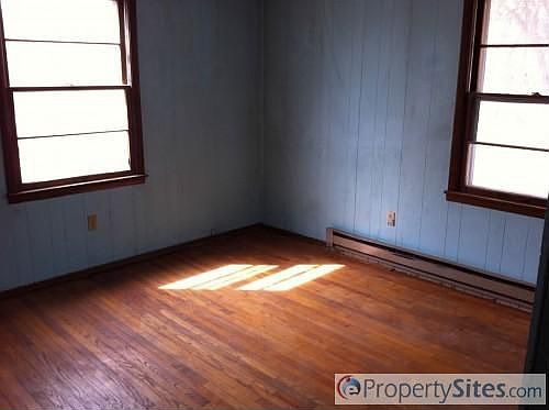 2nd image of 282 E 35th St