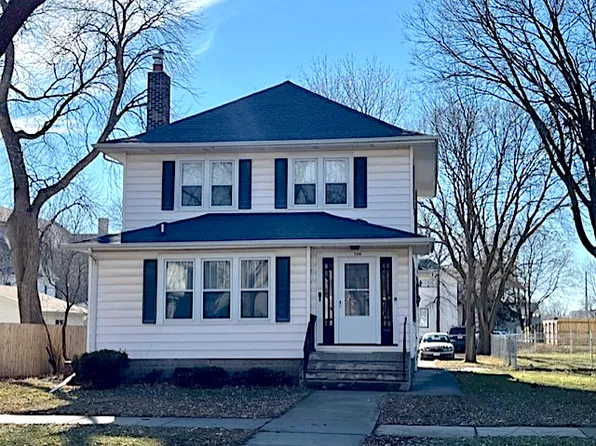 509 W Redwood St, Marshall, MN 56258