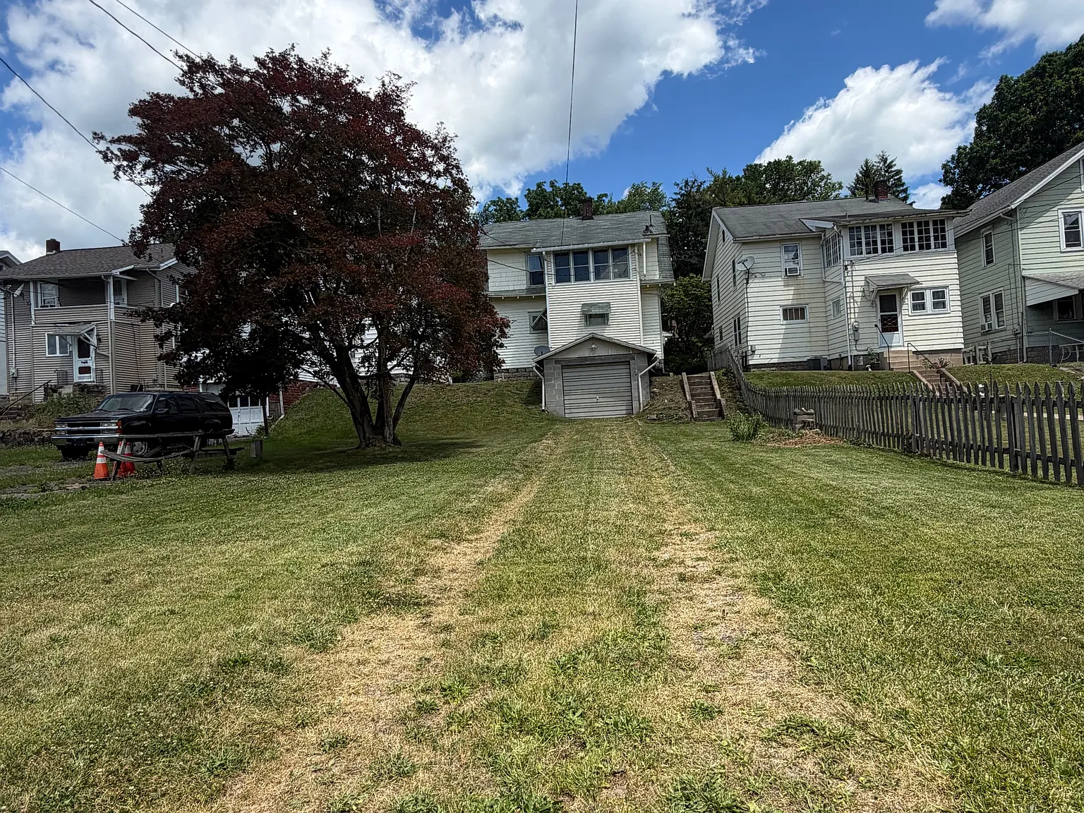 3 bed, 1.5 bath, $1,700 — Photo 2