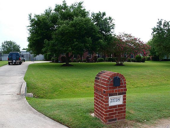 4th image of 21728 E Yaupon Cir