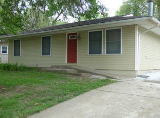 324 Holiday Dr, Lansing, KS 66043
