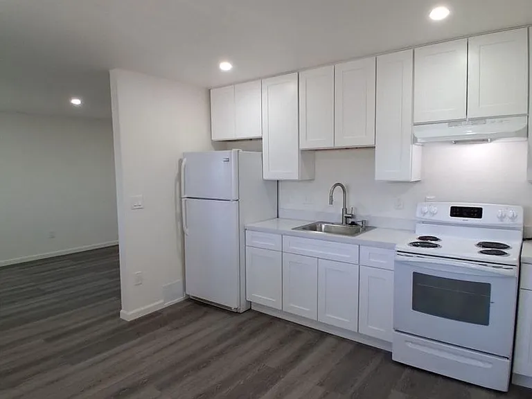 EastGate Gardens Apts — Photo 11