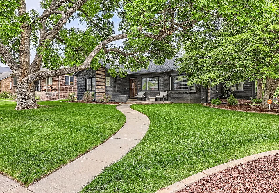900 Locust St