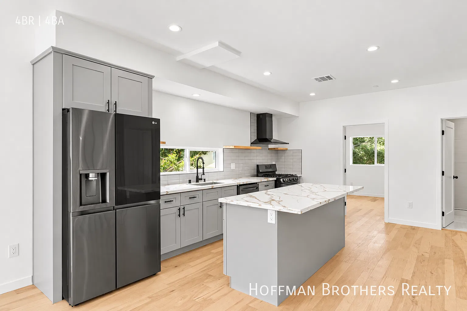 **6 Weeks Free**Condo-Quality Townhouse with In-Unit Laundry, Rooftop Deck & 2 Parking Spots in G... — Photo 2