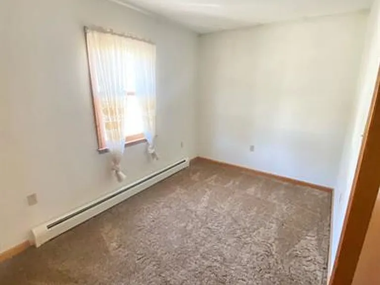 8 Greenwood Ave — Photo 19