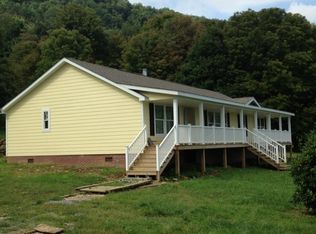 962 Hampton Creek Rd, Roan Mountain, TN 37687