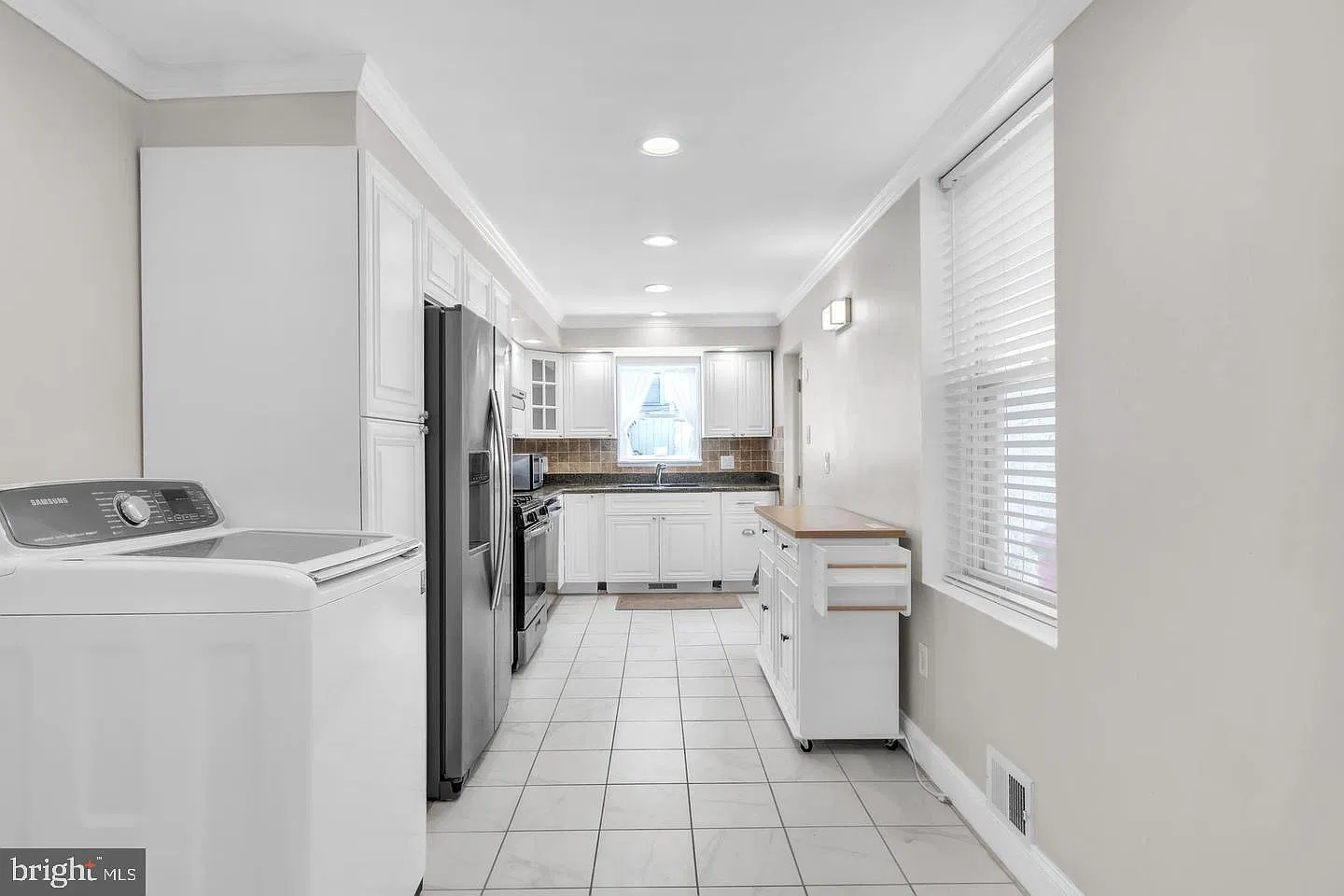 3 bed, 1285 sqft, $3,200 — Photo 3