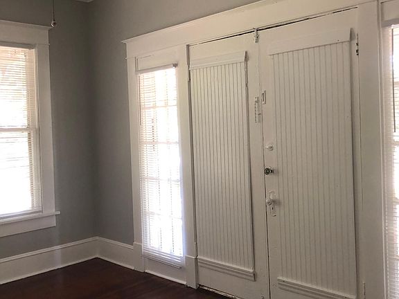 3rd image of 2400 Pinehurst Blvd #1