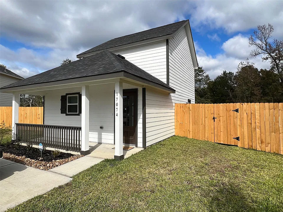 17074 Marie Village Dr